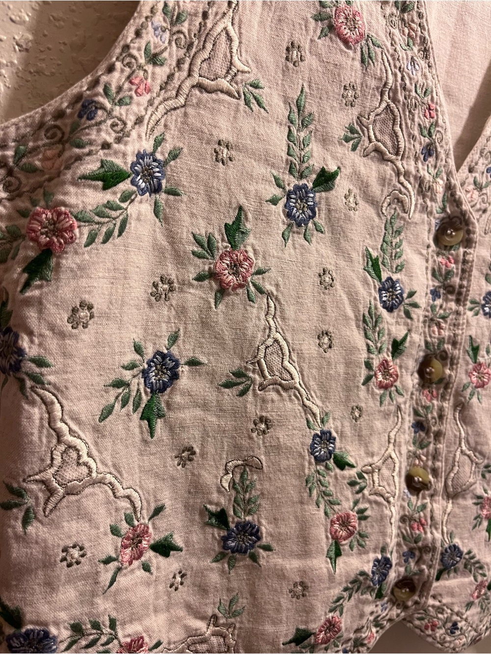 Tan Trums Tan Embroidered Floral Vest Women’s Size Medium Natural Fibers - Picture 2 of 5